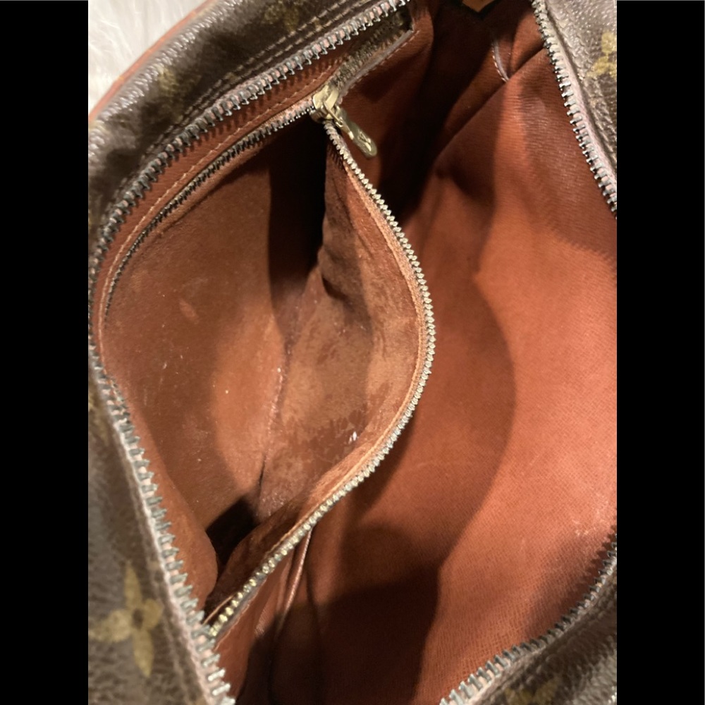 Louis Vuitton Trocadero 23 Monogram Crossbody Bag - Picture 10 of 10